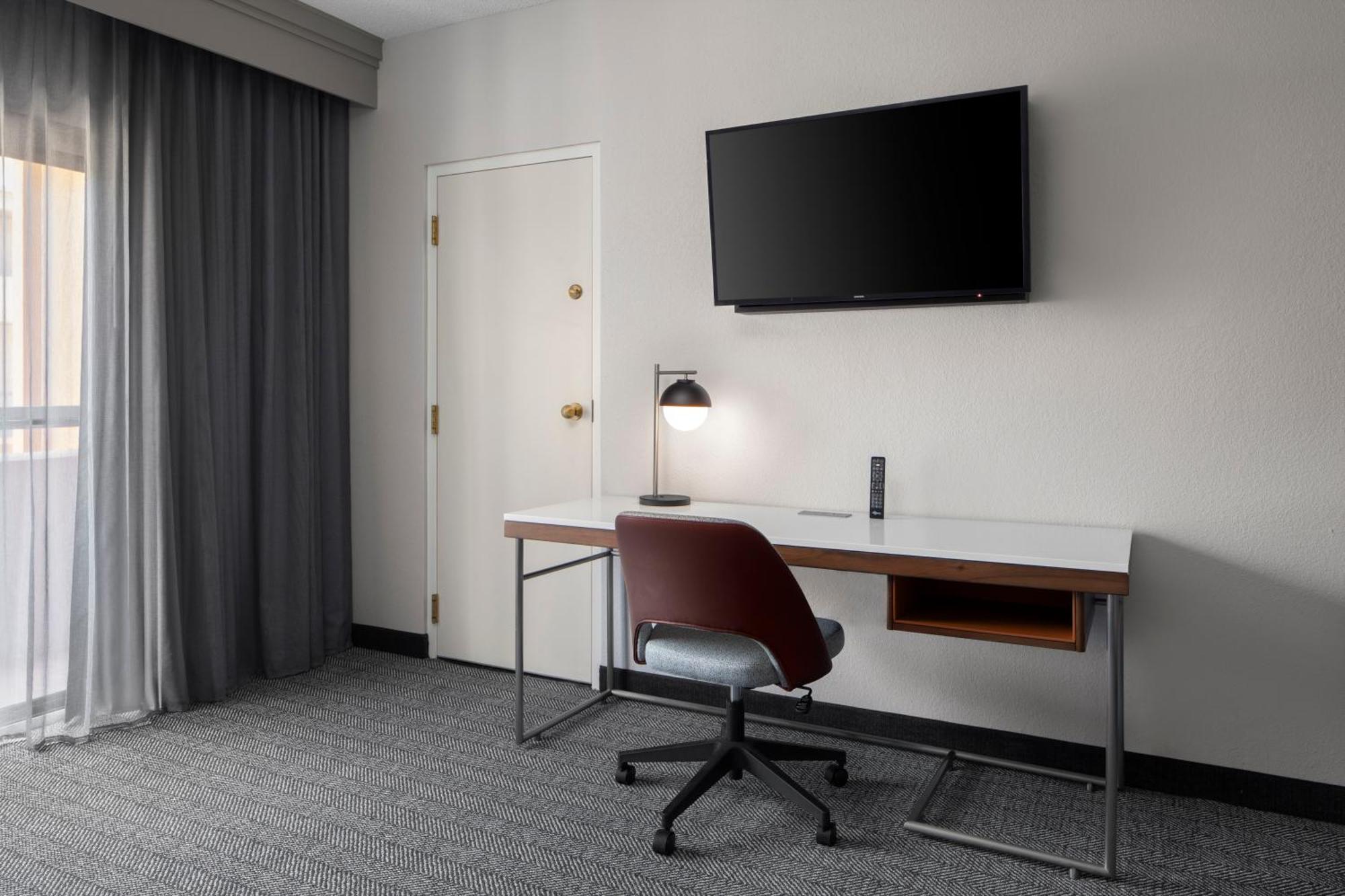 Courtyard By Marriott Little Rock West Hotel Exterior photo