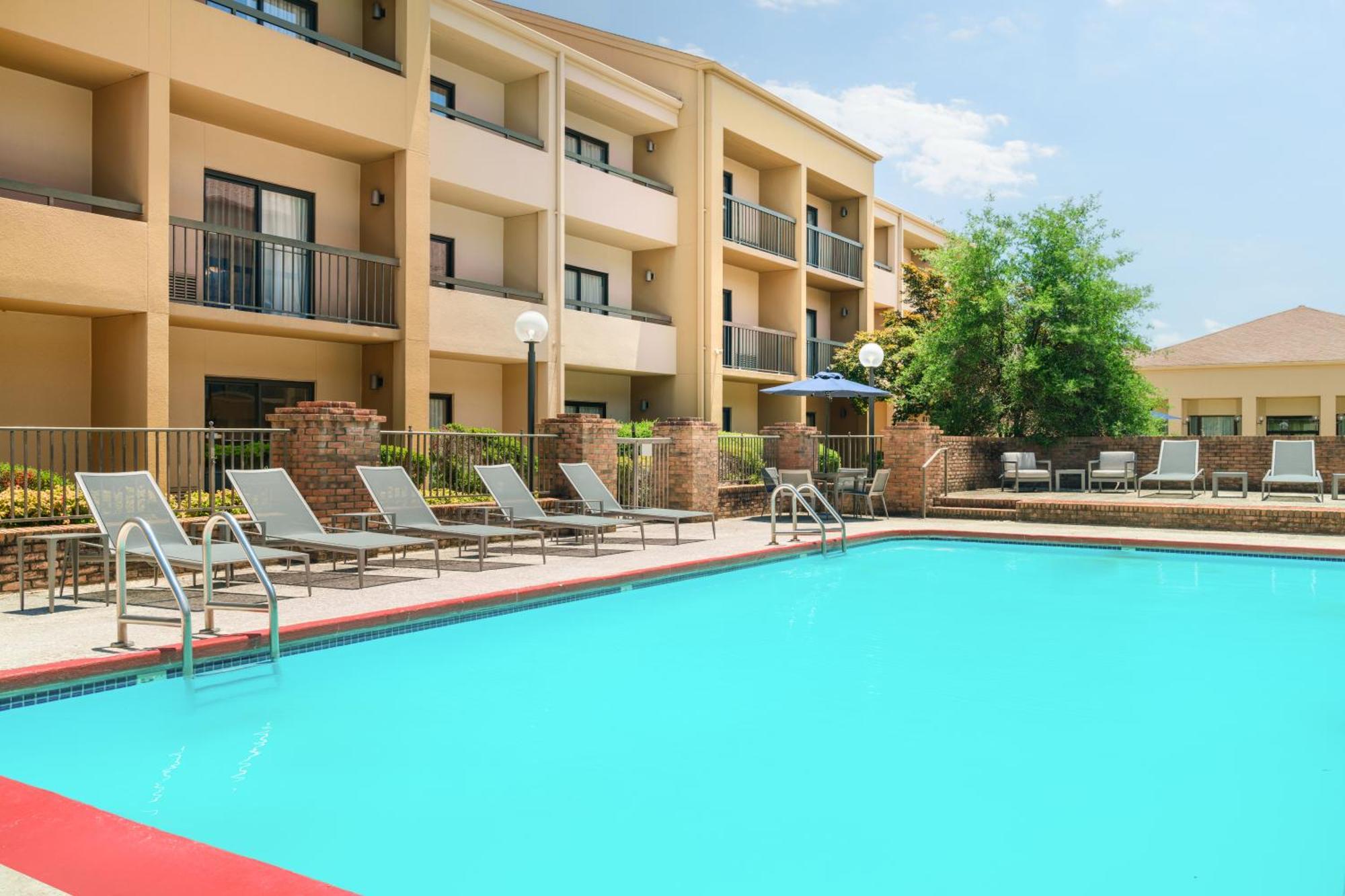Courtyard By Marriott Little Rock West Hotel Exterior photo